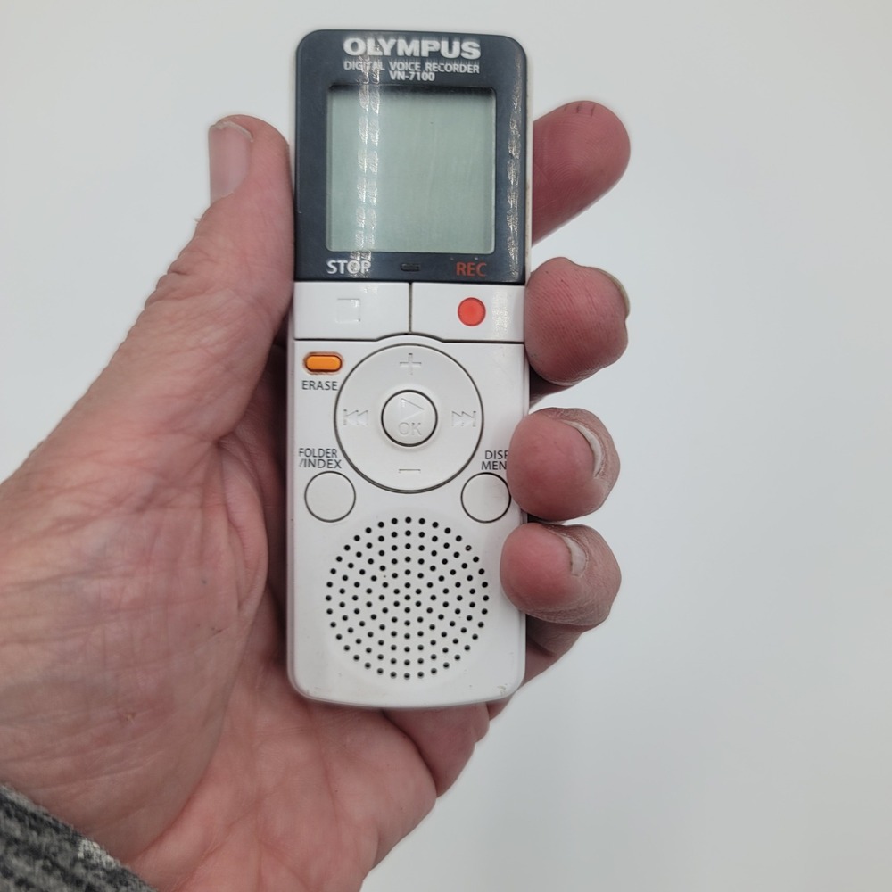 Olympus VN-7100 Digital Voice Recorder Handheld Portable Audio Memo Device White - Picture 2 of 7